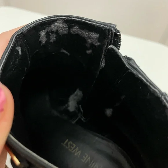 Nine West- Black leather, pointed toe, low heel, boot w/side zipper &gold accent - Picture 8 of 9